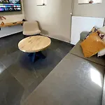 Homes In With A Picturesque Garden