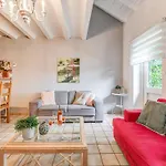 بيت للعطل Homes In With A Picturesque Garden