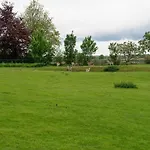 Homes In With A Picturesque Garden بيت للعطل Ubachsberg