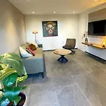 Homes In With A Picturesque Garden