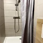 Homes In With A Picturesque Garden