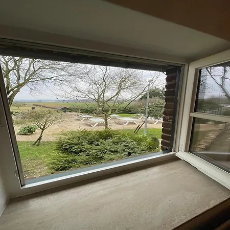 別荘 Homes In With A Picturesque Garden