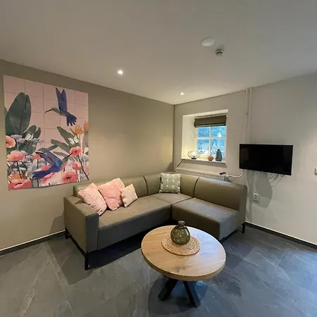 別荘 Homes In With A Picturesque Garden *