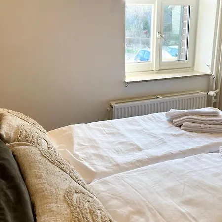 Homes In With A Picturesque Garden Hébergement de vacances Ubachsberg