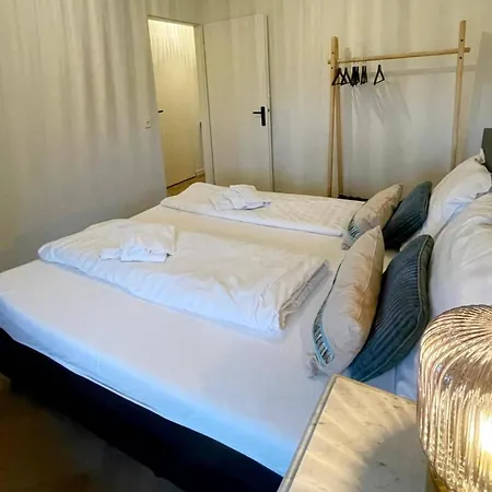 Homes In With A Picturesque Garden Сasa de vacaciones *