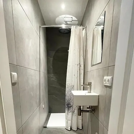 Homes In With A Picturesque Garden Tatil Evi