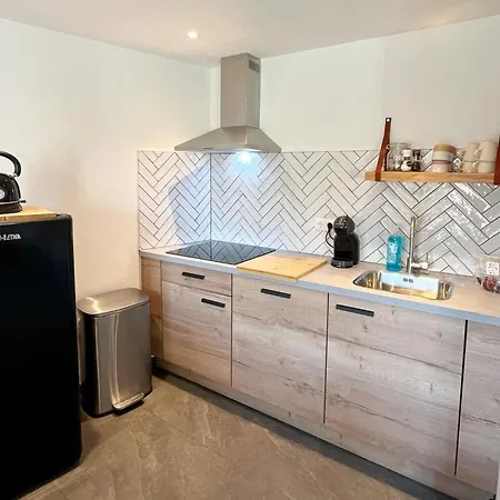 Homes In With A Picturesque Garden Tatil Evi *