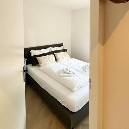 Homes In With A Picturesque Garden Tatil Evi