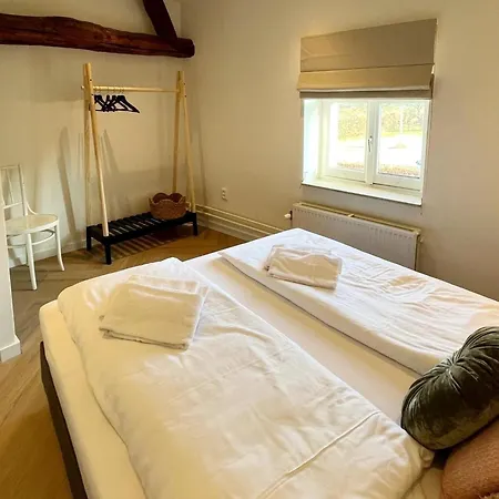 Homes In With A Picturesque Garden