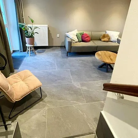 Tatil Evi Homes In With A Picturesque Garden *