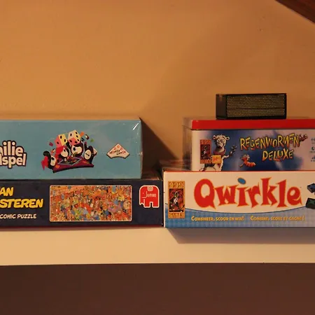 Homes In With A Picturesque Garden *