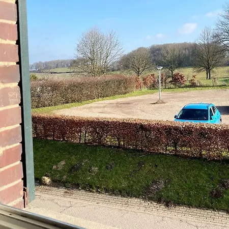 Homes In With A Picturesque Garden Hébergement de vacances