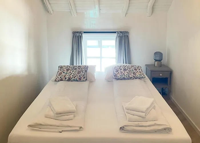 Homes In With A Picturesque Garden Casa de Férias *