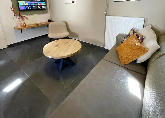 Homes In With A Picturesque Garden