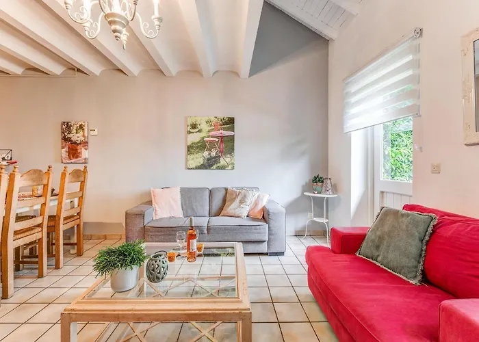 بيت للعطل Homes In With A Picturesque Garden