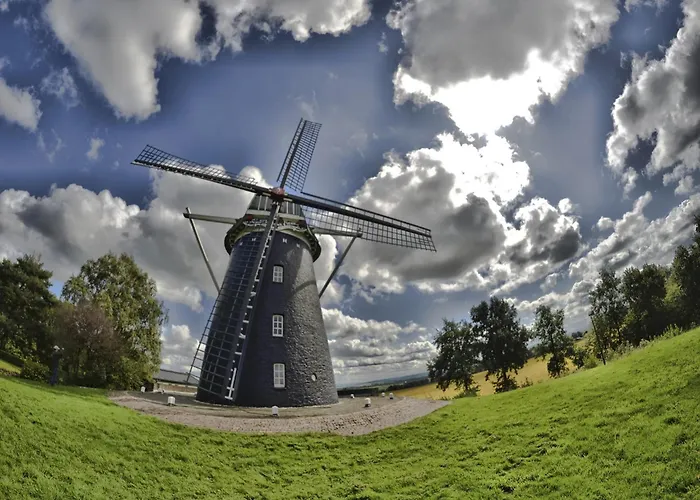 Homes In With A Picturesque Garden Vakantiehuis *