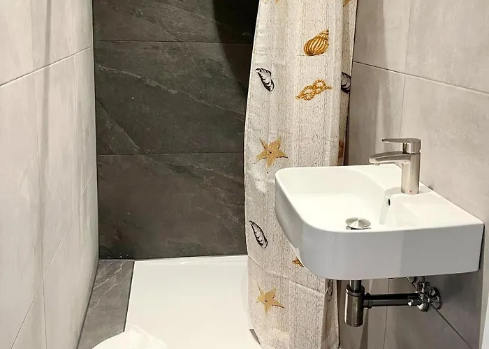 Casa de Férias Homes In With A Picturesque Garden