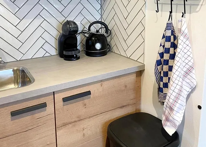 Homes In With A Picturesque Garden Casa de Férias *