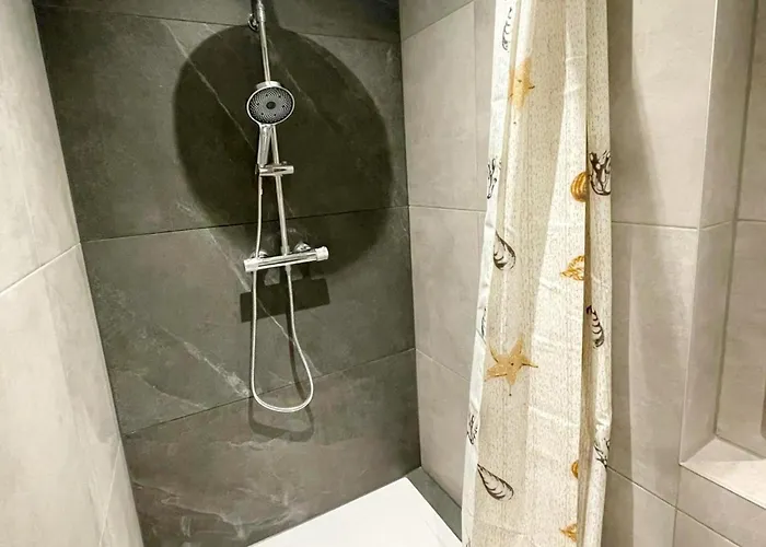 Homes In With A Picturesque Garden Vakantiehuis *