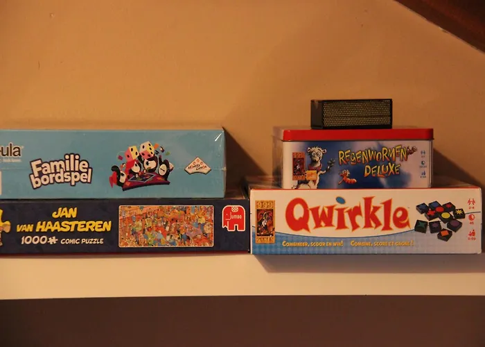 Homes In With A Picturesque Garden *