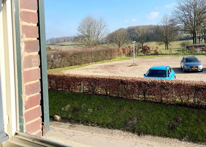 Homes In With A Picturesque Garden Casa de Férias