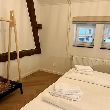 Homes In With A Picturesque Garden Feriehus