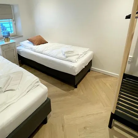 Homes In With A Picturesque Garden Semesterbostad *