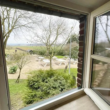 Homes In With A Picturesque Garden Semesterbostad *