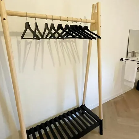 Homes In With A Picturesque Garden Feriehus *